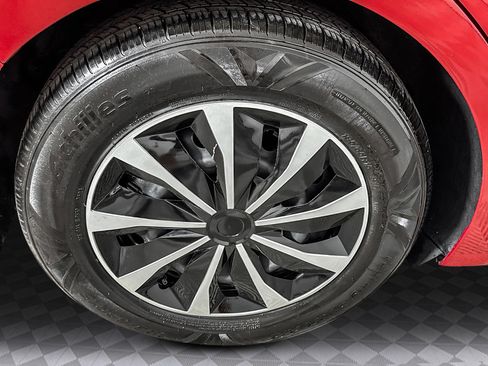 Used 2017 Hyundai Elantra SE image 31