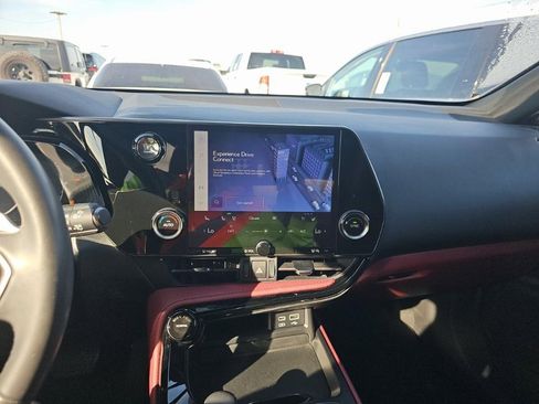 Used 2024 Lexus NX 250 FWD w/ Premium Package image 6