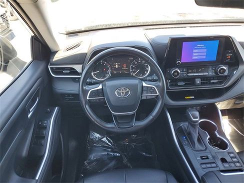 Used 2023 Toyota Highlander L image 28