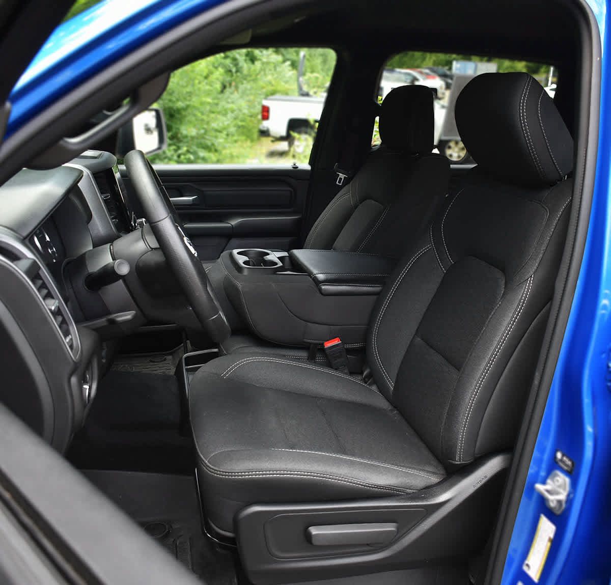 Used 2025 RAM 1500 Warlock AWD/4WD image 9