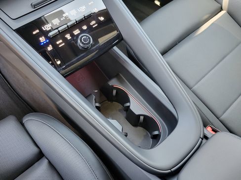 Used 2025 Porsche Macan Electric w/ Premium Package RWD image 23