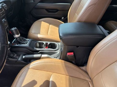 Used 2023 Jeep Wrangler Unlimited Sahara w/ Cold Weather Group image 13