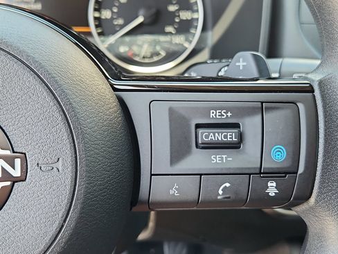 Used 2023 Nissan Rogue SV AWD/4WD image 21
