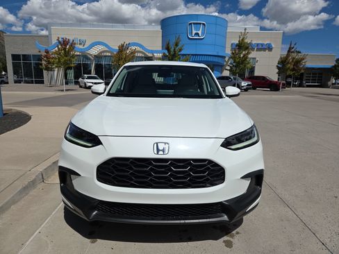 Used 2024 Honda HR-V LX image 2