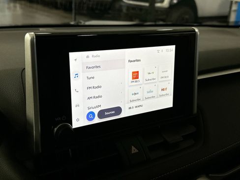 Used 2025 Toyota RAV4 XLE image 23