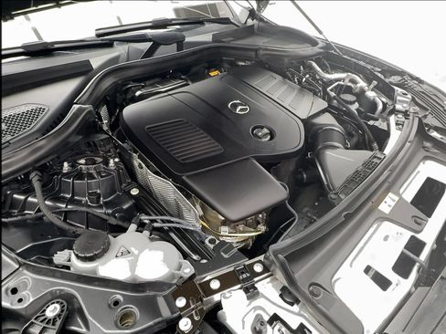 Used 2024 Mercedes-Benz GLC 300 4MATIC w/ Driver Assistance Package image 19