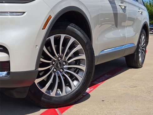 Used 2024 Lincoln Aviator Reserve w/ Equipment Group 201A AWD/4WD image 8
