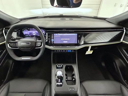 Used 2025 Jeep Wagoneer S Limited image 13