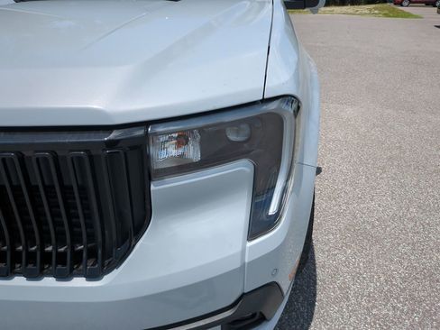 New 2026 Ford Maverick Lobo AWD/4WD image 9