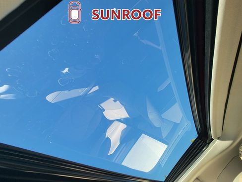 Used 2022 Toyota Highlander XLE image 28