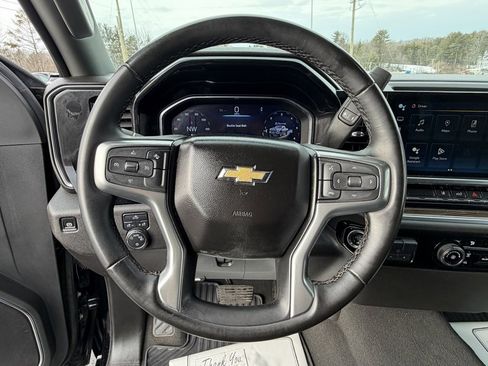 Used 2024 Chevrolet Silverado 2500 LT image 2