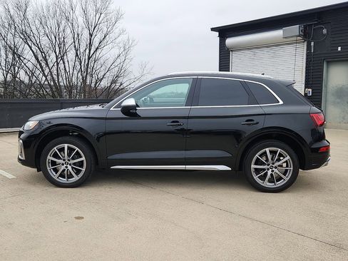 Used 2022 Audi SQ5 Premium w/ Convenience Package image 2