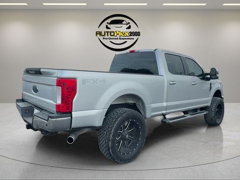 Used 2019 Ford F250 XLT w/ XLT Premium Package AWD/4WD image 7