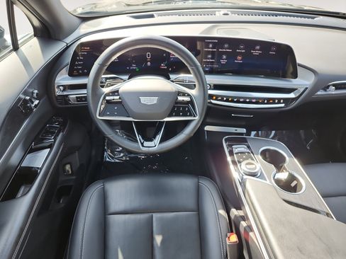 Used 2024 Cadillac Lyriq Luxury AWD/4WD image 10