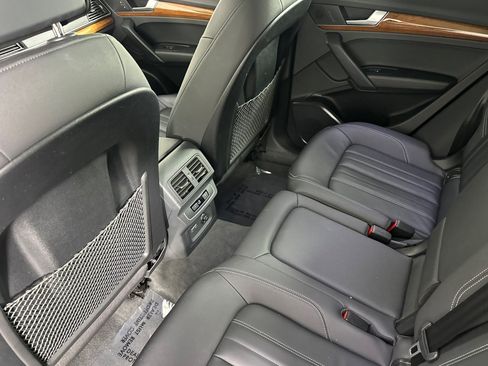Used 2023 Audi Q5 2.0T Premium w/ Convenience Package AWD/4WD image 11
