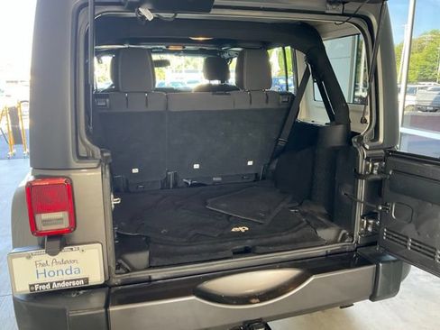 Used 2016 Jeep Wrangler Unlimited Sahara w/ Dual Top Group AWD/4WD image 14