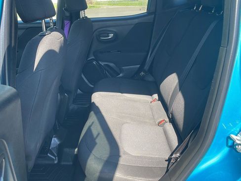 Used 2021 Jeep Renegade Sport w/ Sport Appearance Group image 11