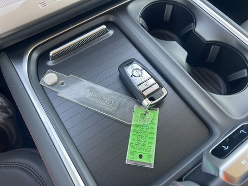 New 2025 Ford Expedition Active image 24