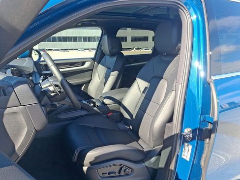 Used 2025 Porsche Cayenne E-Hybrid image 15