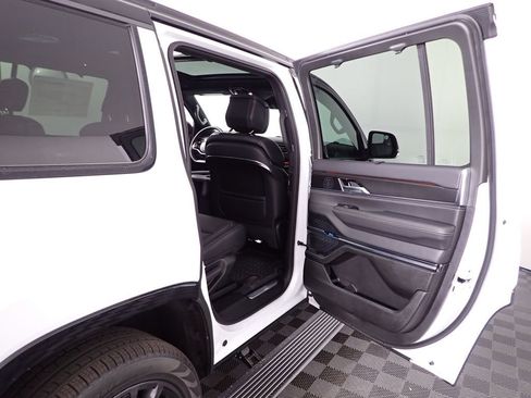 New 2026 Jeep Grand Wagoneer Summit AWD/4WD image 41