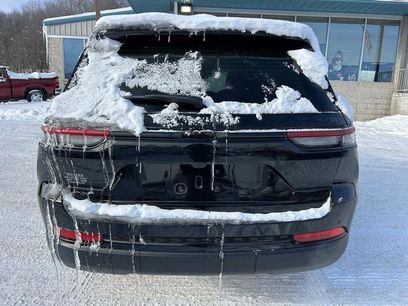 New 2025 Jeep Grand Cherokee Altitude