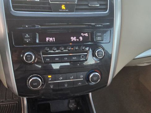 Used 2014 Nissan Altima 2.5 S image 11