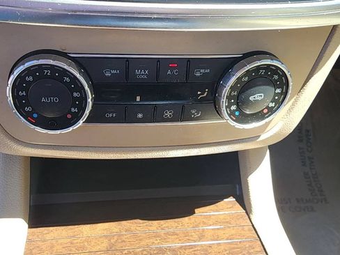 Used 2013 Mercedes-Benz GL 450 4MATIC image 28