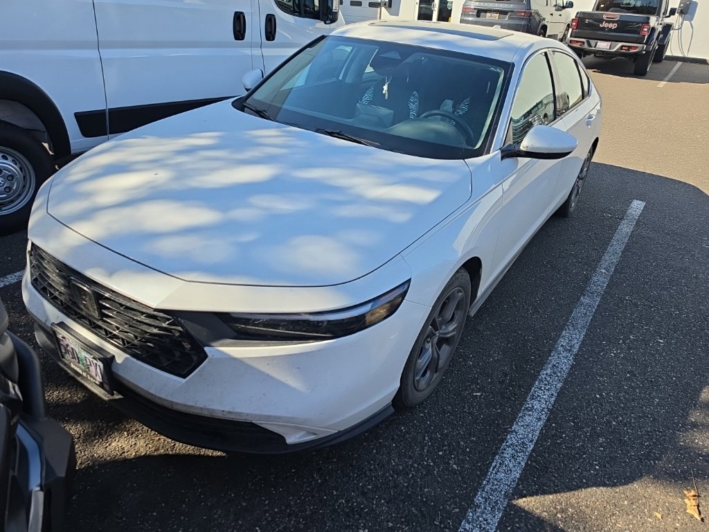 Used 2024 Honda Accord EX image 2