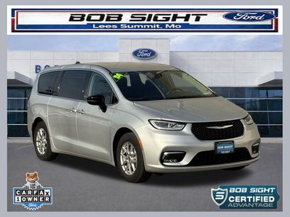 Used 2024 Chrysler Pacifica Touring-L