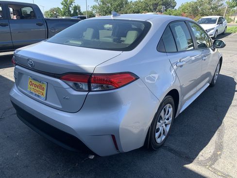Used 2023 Toyota Corolla LE FWD image 5