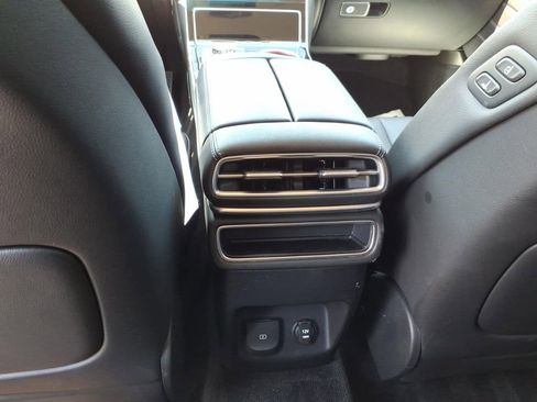 Used 2025 Genesis GV80 2.5T Standard AWD/4WD image 10