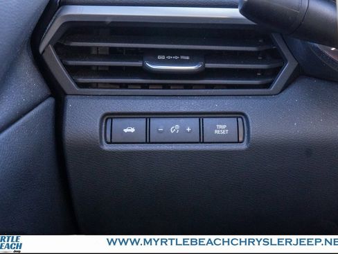 Used 2022 Nissan Altima 2.0 SR image 29