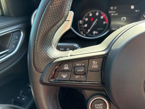 Used 2022 Alfa Romeo Giulia Veloce image 18