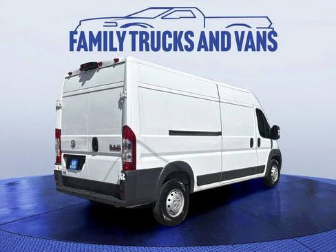 Used 2018 RAM ProMaster 2500 w/ Premium Appearance Group FWD image 5