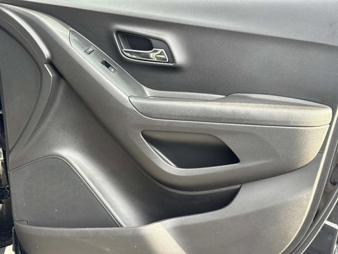 Used 2020 Chevrolet Trax LS w/ Tint and Cruise Package image 16