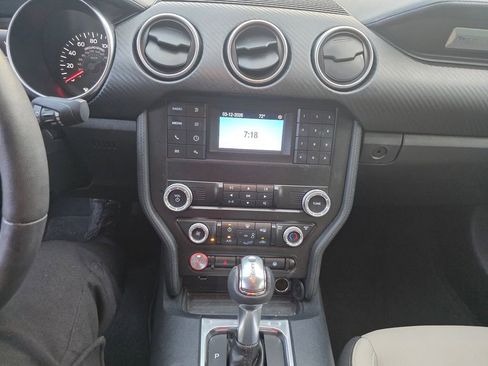 Used 2021 Ford Mustang Convertible image 8