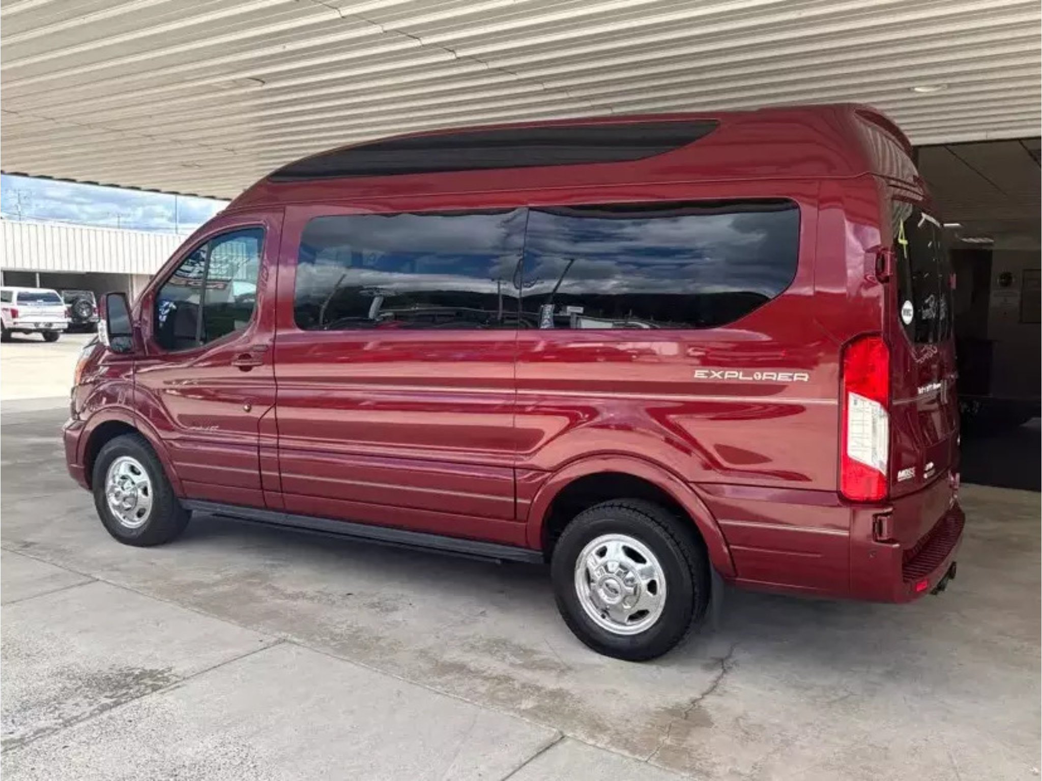 Used 2020 Ford Transit 150 Low Roof AWD image 4