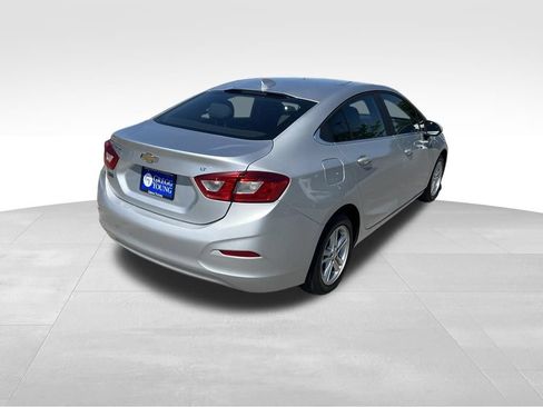 Used 2018 Chevrolet Cruze LT FWD image 6