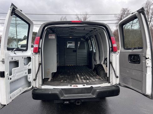 Used 2017 GMC Savana 2500 w/ Door Trim Panel Package image 18
