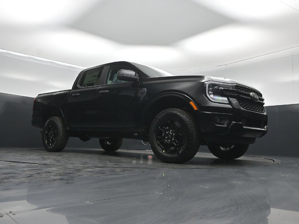 New 2026 Ford Ranger XLT w/ Black Appearance Package AWD/4WD image 3