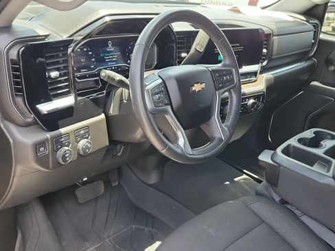 Used 2023 Chevrolet Silverado 1500 LT AWD/4WD image 18