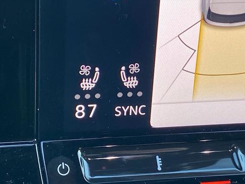 Certified 2025 Volkswagen Atlas Cross Sport SE w/ Panoramic Sunroof Package image 15