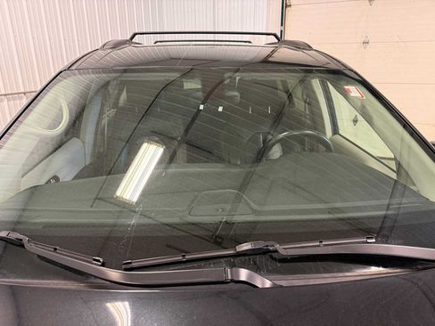 Used 2017 Chrysler Pacifica Touring-L w/ Tire & Wheel Group FWD image 14