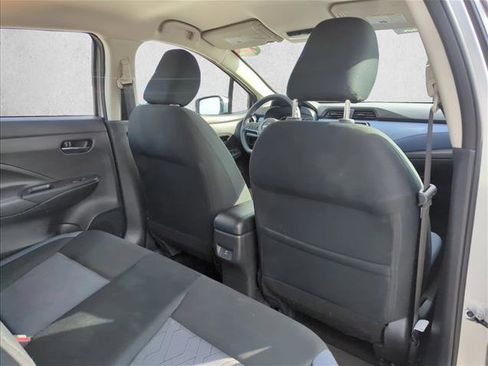 Used 2025 Nissan Versa SV image 19