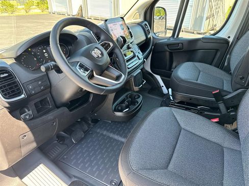 New 2024 RAM ProMaster 2500 w/ Quick Order Package 22H SLT+ image 17