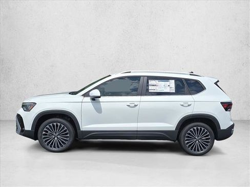 New 2026 Volkswagen Taos SE FWD image 10