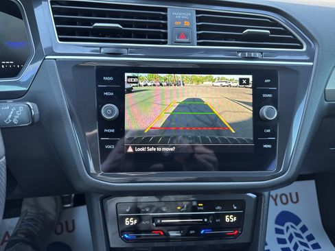 Used 2024 Volkswagen Tiguan SE R-Line image 17