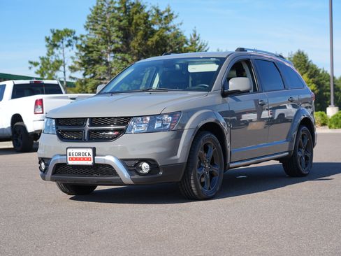 Used 2019 Dodge Journey Crossroad w/ Nav & Sun Group AWD/4WD image 7