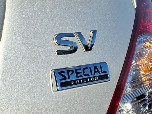 Used 2017 Nissan Versa SV w/ SV Special Edition Package image 6