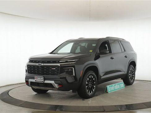 Used 2025 Chevrolet Traverse Z71 image 10